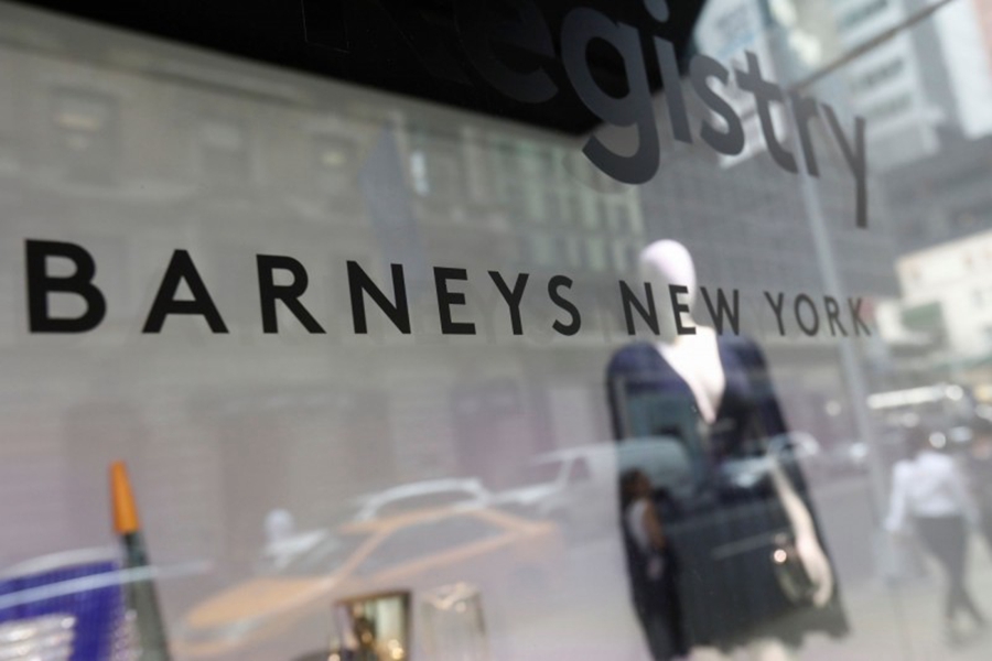 美国又一实体百货倒下！Barneys百货申请破产；